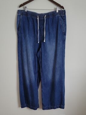 Gap Factory Women's High Rise Wide-Leg Jeans- Size XL- New!